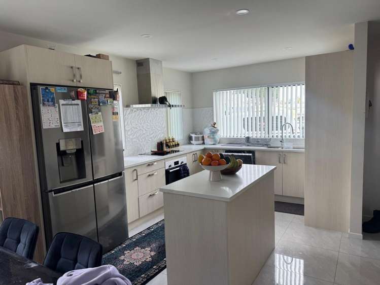 2 Landette Road 10686_9