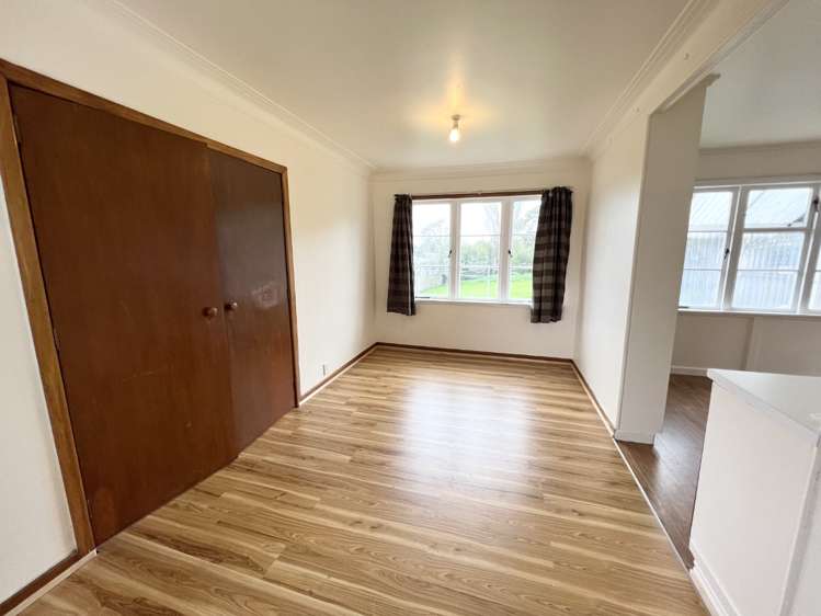 13 Netherlands Avenue Kelston_8