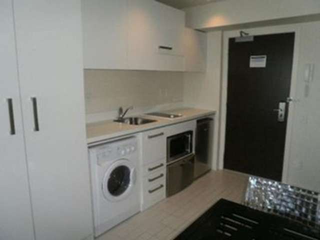 1208/10 Waterloo Quadrant Auckland Central_4