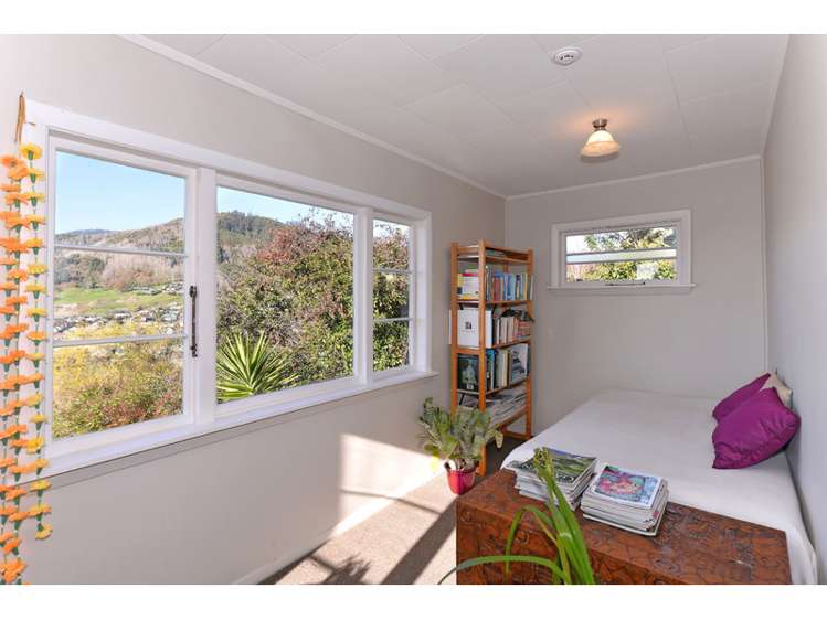 28 Jenner Road Toi Toi_11