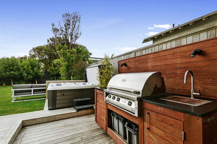 11 Campbell Street Karori_32