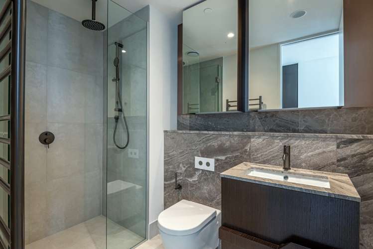 5002/10 Commerce Street 10015_14