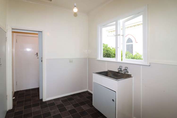 204 High Street South Carterton_24