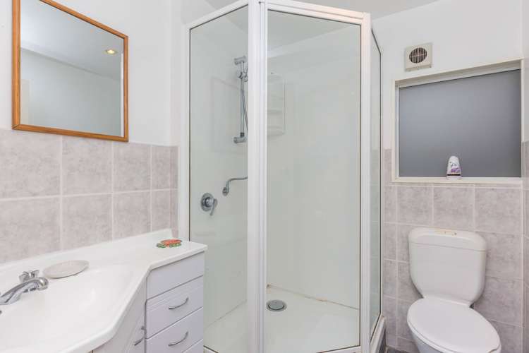 15 Karapiti Place Glen Eden_12