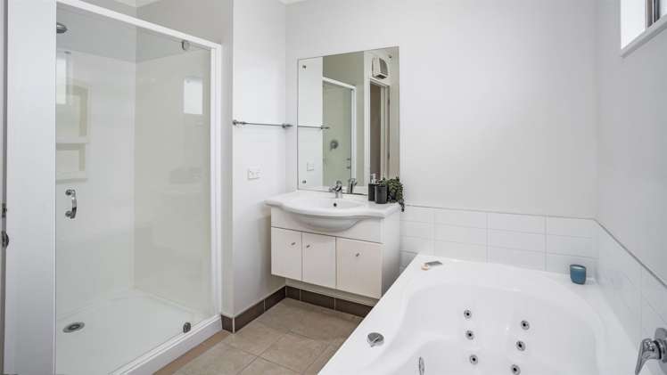 32 Linkwater Way Parklands_11