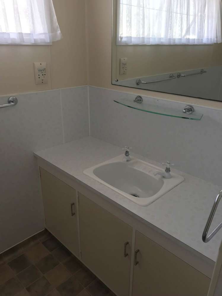 40 Royal Road Massey_11