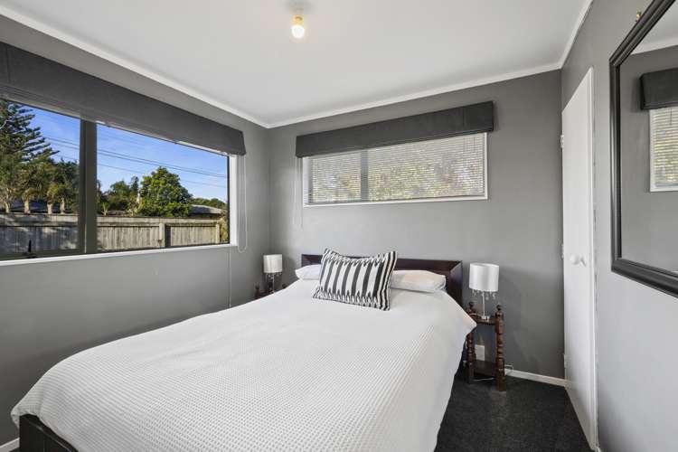 142 Seaview Road Westown_12