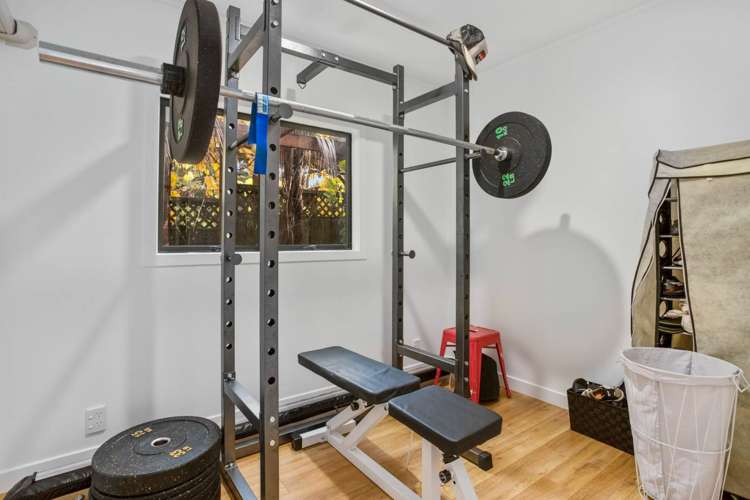 192 Glengarry Road Glen Eden_9