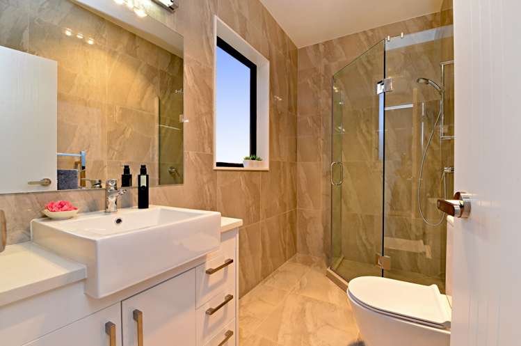 37 Mcquoids Road Flat Bush_13