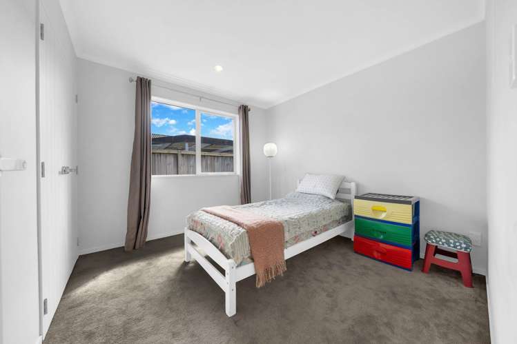 4 Iwinuku Crescent Wattle Downs_13