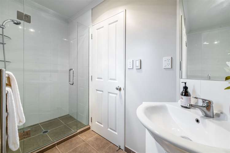 348b Royal Road Massey_20