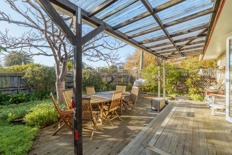 2/115 Rocking Horse Road Southshore_13