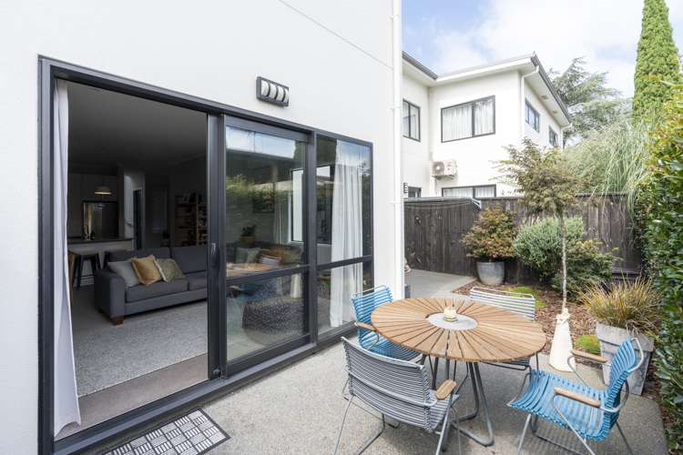 8/13 Beale Street Hamilton East_11