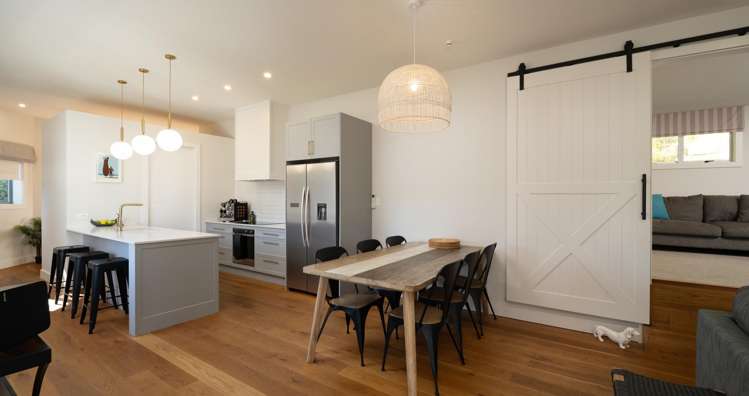 12a Broadway Picton_7