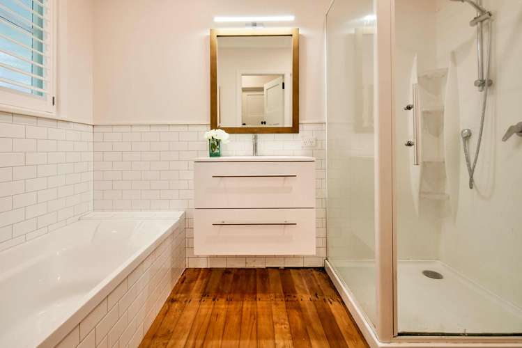 9 Mana View Road Paremata_14