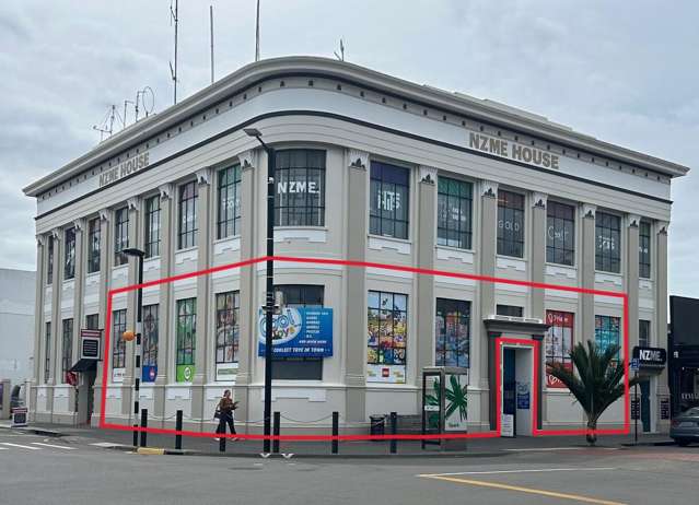 Cool retail lease corner Dalton and Dickens Street