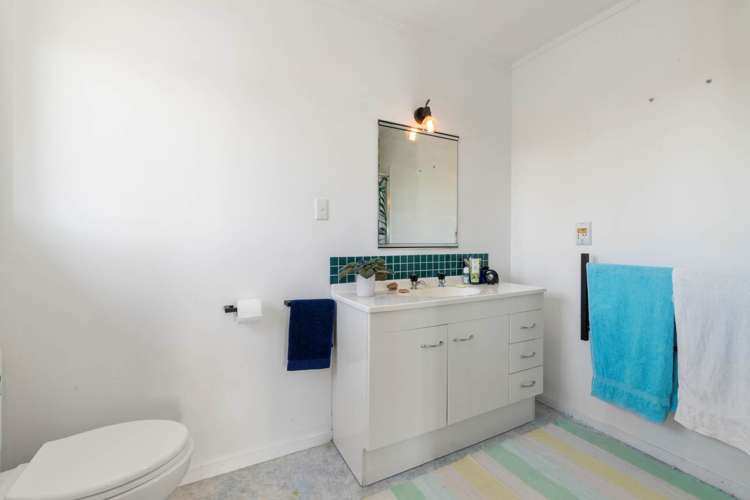 7A The Crescent Tindalls Beach_10