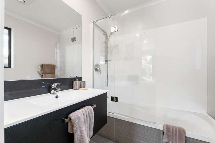 274 Lakes Boulevard Pyes Pa_17