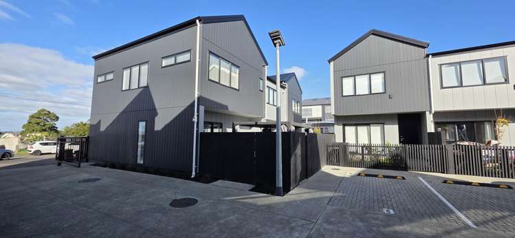 1/1 Holland Avenue Point England_30