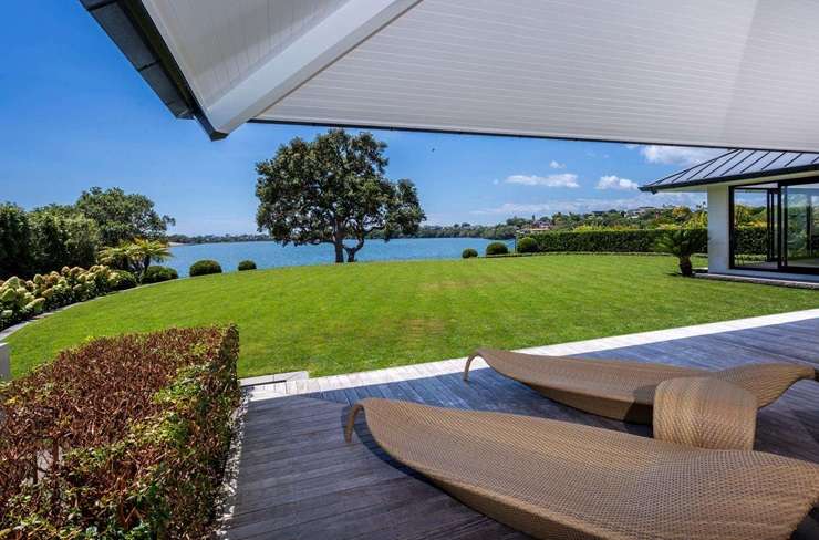 The beach house on Blomfield Spa, in Auckland's Takapuna, was sold earlier this month to a New Zealand buyer. Photo / Supplied