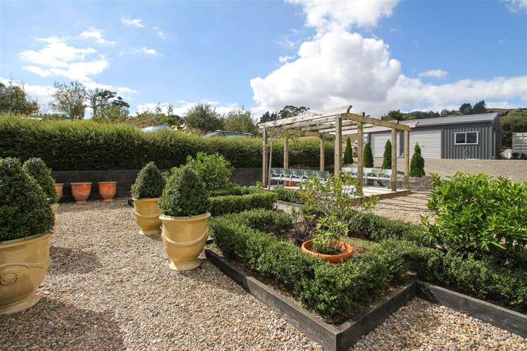 20 Niccone Place Bombay_23