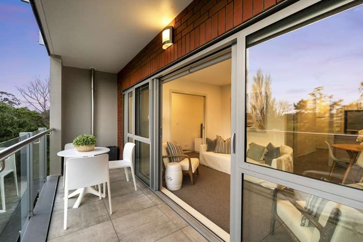 303/4 Wagener Place Mount Albert_11