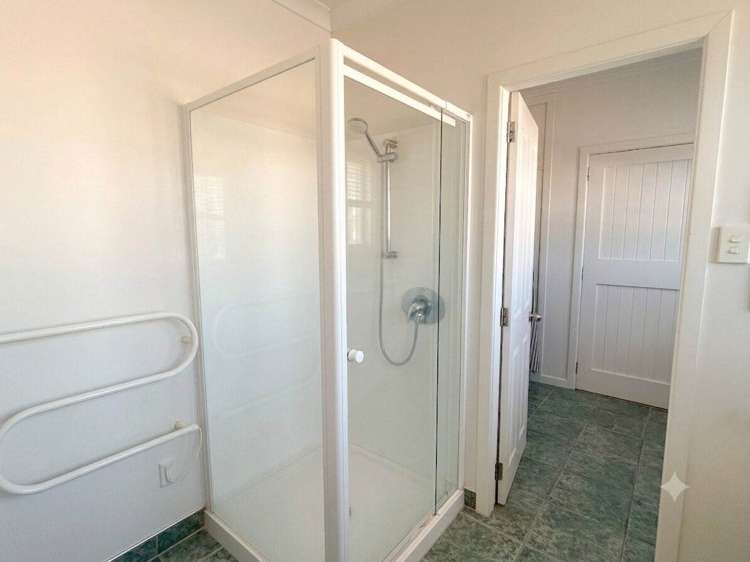 69 Beach Road Mellons Bay_9