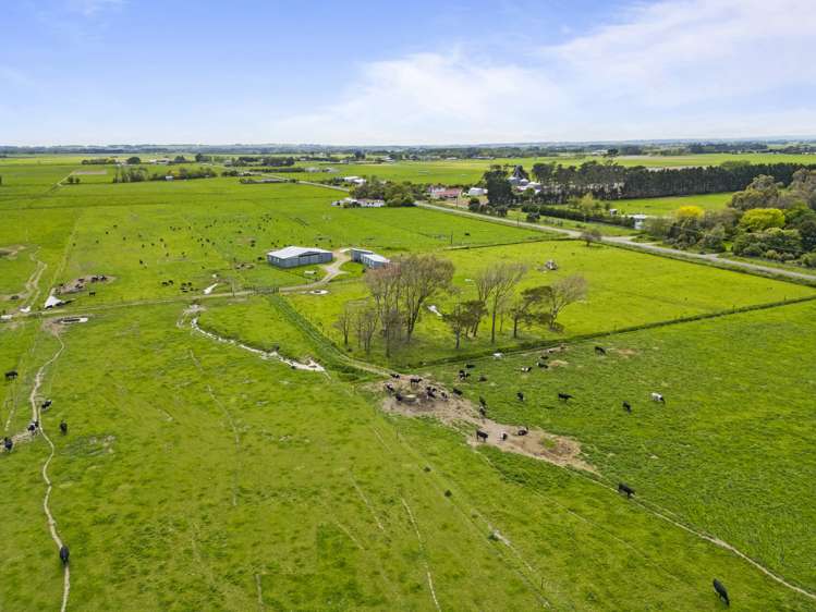 517 Gillespies Line Kairanga_11