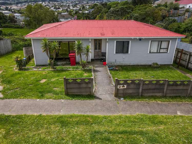 47 Leicester Street Cannons Creek_2