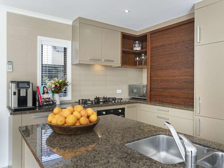25 Bridgefield Crescent Flat Bush_6