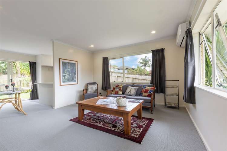 49 Castlefinn Drive Manurewa_5