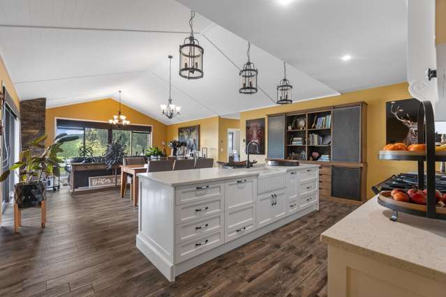 Lakeside Luxury Living At Waipamu Station