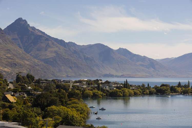 468 Peninsula Road Kelvin Heights_28