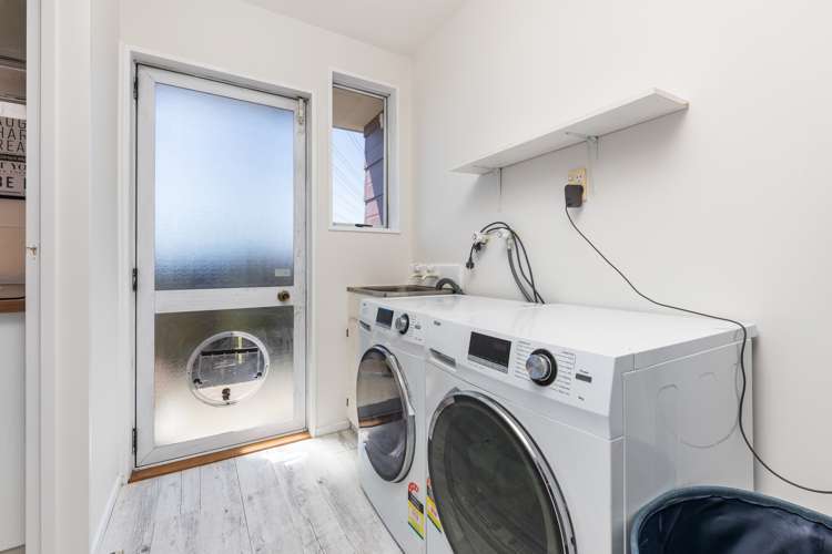 2/18 Dumfries Drive Hei Hei_14