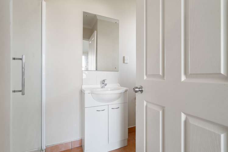 10 Richard Halse Drive Manurewa_4