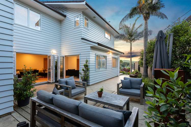 32 Chamari Close Titirangi_12