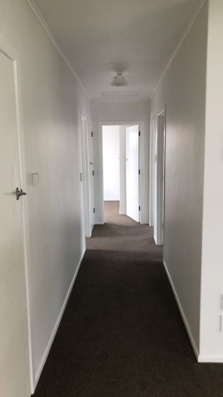 21 Churchill Avenue 10643_5