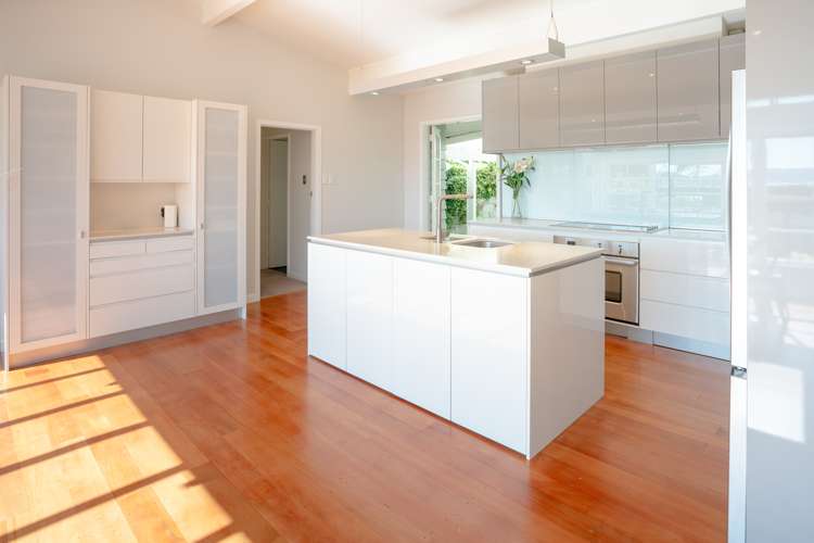 15 Taumaru Avenue Lowry Bay_19