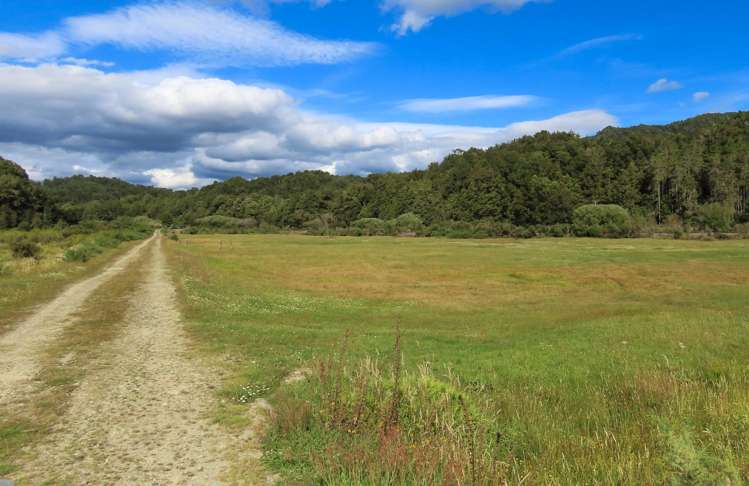 2265 State Highway 7 Reefton_17