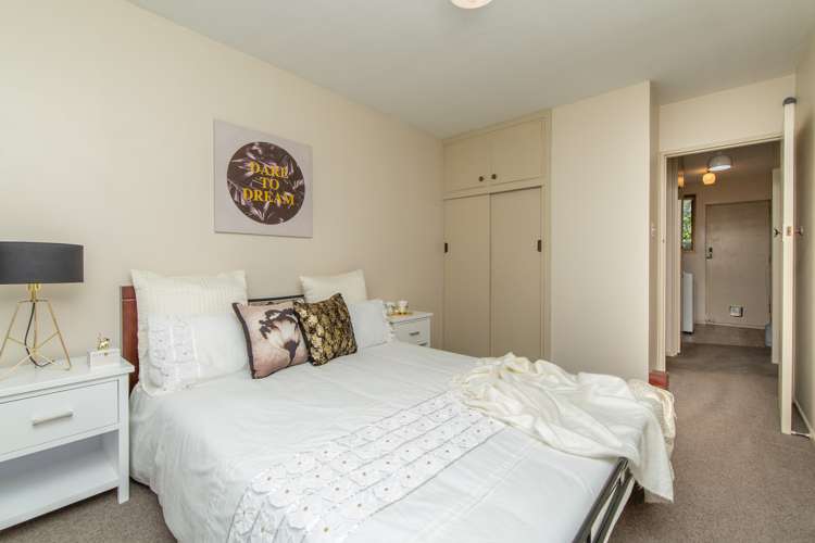 2/4 Quinton Place Bishopdale_9