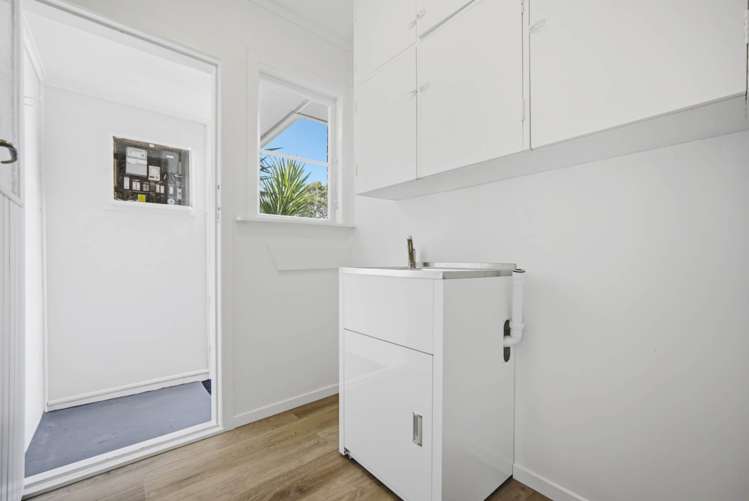 194 Chivalry Road Glenfield_16
