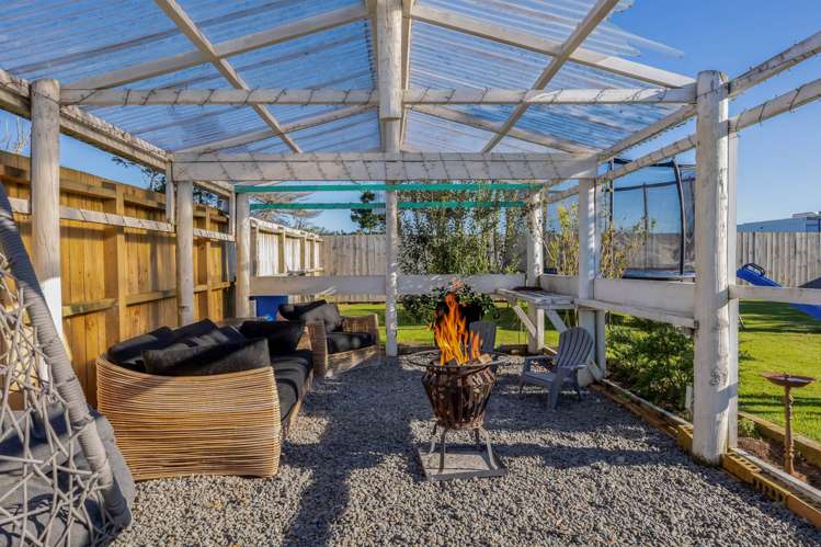237 Parkhurst Road Parakai_14