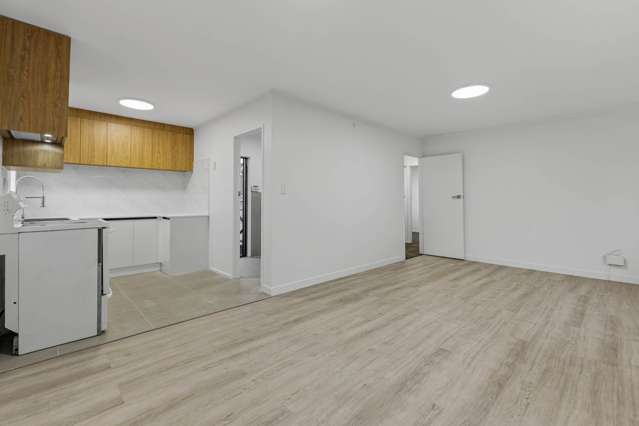 2/9 Maplesden Drive Clendon Park_3