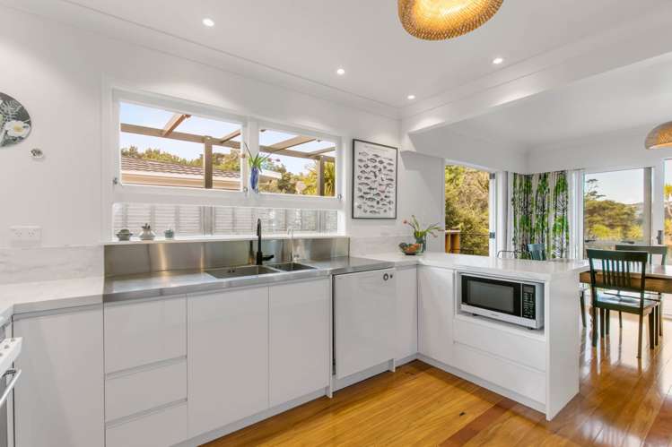 6 Valkyria Place Beach Haven_9