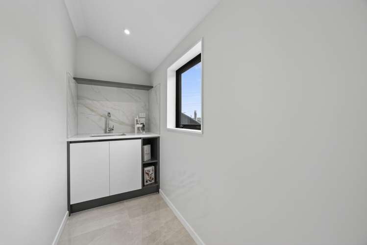 2 Ballyalton Crescent Flat Bush_31