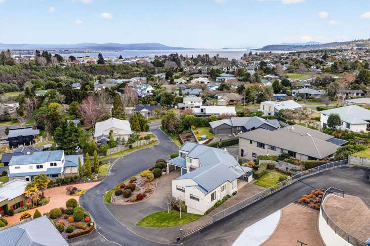 3 Julies Way Rangatira Park_12