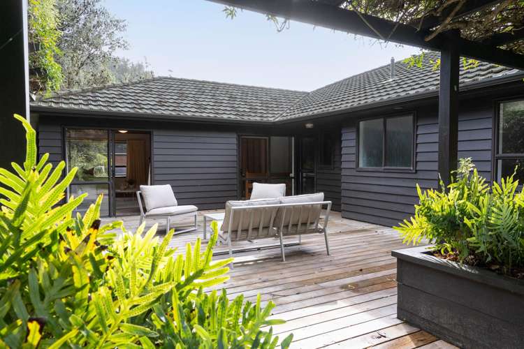 15 Duval Grove Tawa_22