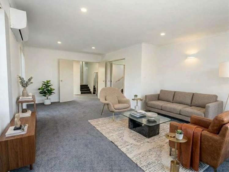 81 Royal Road Massey_8