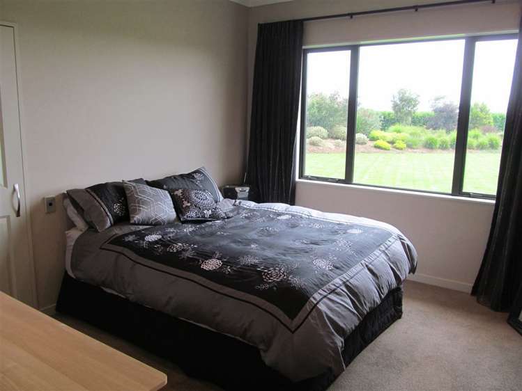 1018b Camerons Line Feilding_12