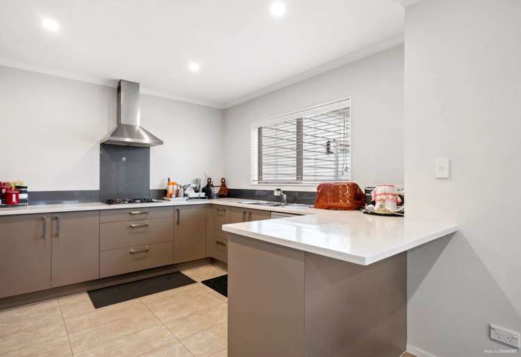 12 Karetai Crescent Favona_2